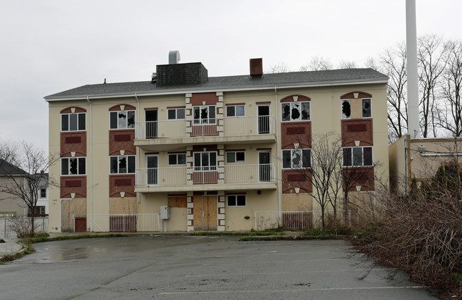 203 Main St in Staten Island, NY - Building Photo - Primary Photo