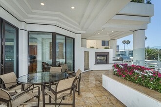 61 The Point in Coronado, CA - Building Photo - Building Photo