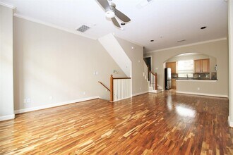 2902 Chenevert St in Houston, TX - Building Photo - Building Photo