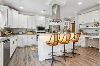 1823 Shell Rd in Hampton, VA - Foto de edificio - Building Photo