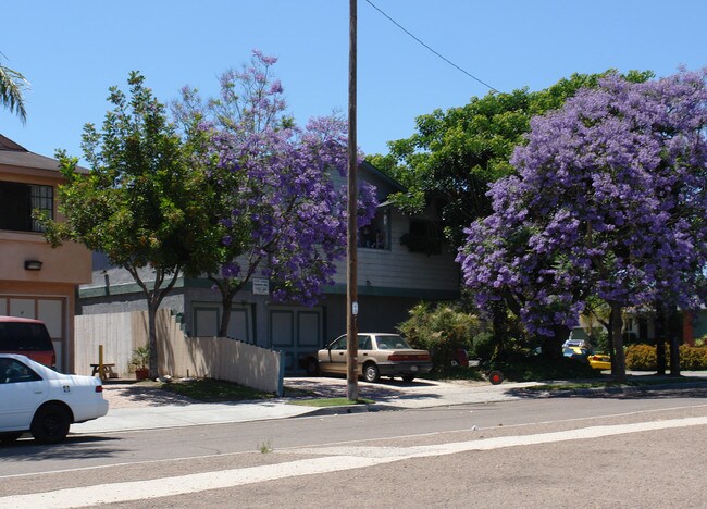 Lincoln Avenue Apartments in San Diego, CA - Foto de edificio - Building Photo