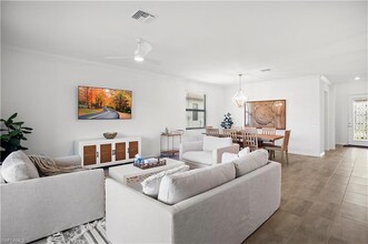 11512 Shady Palm Wy in Ft. Myers, FL - Building Photo - Building Photo