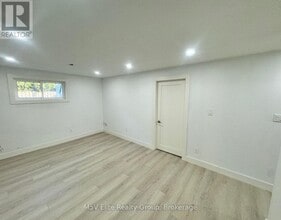 3276 Victory Crescent in Mississauga, ON - Building Photo - Building Photo