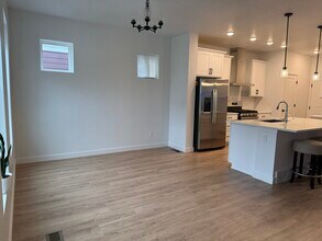 6863 W Meadow Grass Dr in South Jordan, UT - Building Photo - Building Photo