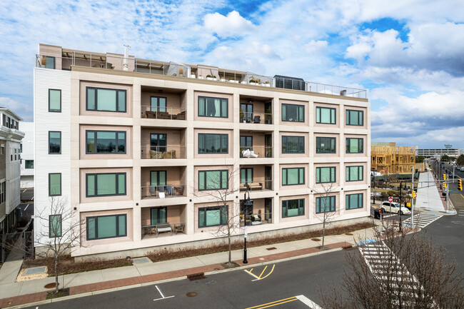 Monroe Condominiums in Asbury Park, NJ - Foto de edificio - Building Photo