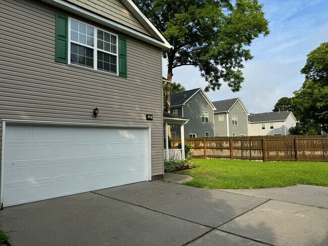 432 Hartsdale Rd in Virginia Beach, VA - Building Photo - Building Photo