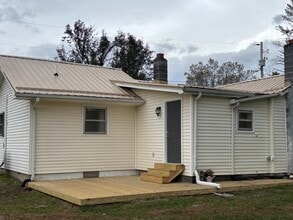 184 Hampton St in Mountain City, TN - Building Photo - Building Photo