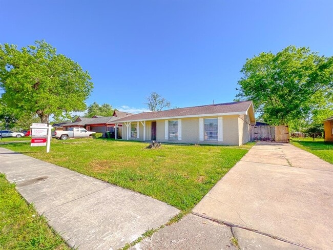 property at 2815 Monticello Dr