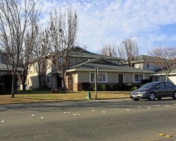 5708 42nd St in Sacramento, CA - Building Photo