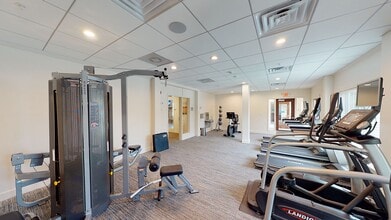 Quakertowne in Orchard Park, NY - Foto de edificio - Building Photo