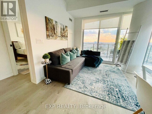 36 Zorra St in Toronto, ON - Building Photo - Building Photo