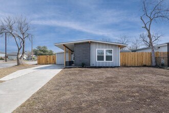 306 Westmoreland Dr in San Antonio, TX - Building Photo - Building Photo
