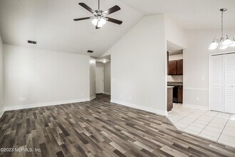 3854 English Colony Dr S in Jacksonville, FL - Building Photo - Building Photo