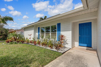 609 Oak Terrace in Jupiter, FL - Building Photo - Building Photo