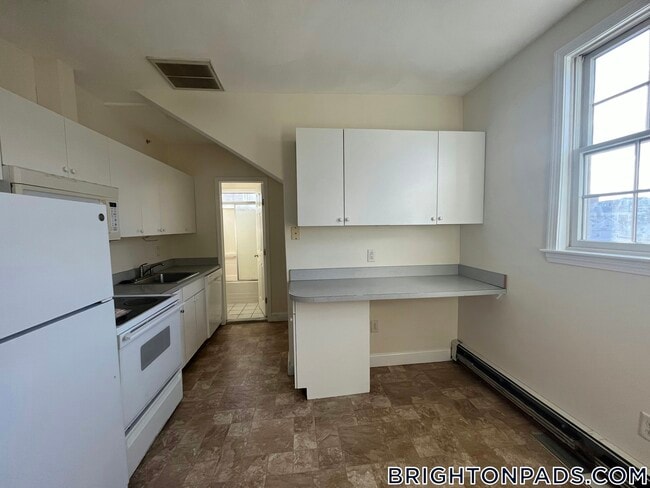 2 Chestnut Hill Ave, Unit 4