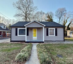 225 Hickory Dr in Mooresville, NC - Building Photo