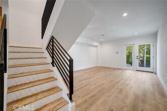 6201 La Mirada Ave in Los Angeles, CA - Building Photo - Building Photo