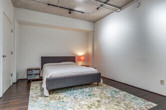 2011 Cedar Springs Rd in Dallas, TX - Building Photo - Building Photo