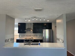 16334 Rancho Blanco Dr in Houston, TX - Foto de edificio - Building Photo