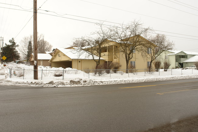 1515-1521 N Bowdish Rd in Spokane, WA - Building Photo - Building Photo