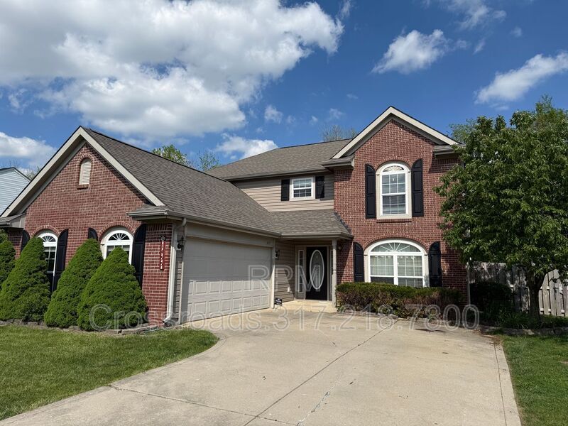 1455 Bearsden Dr in Avon, IN - Building Photo