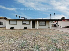 8831 N 37th Dr, Unit 132 in Phoenix, AZ - Building Photo