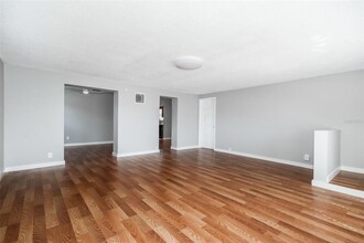 657 59th St S in St. Petersburg, FL - Building Photo - Building Photo