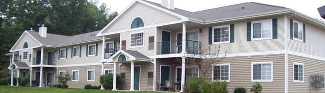 Presque View Apartments in Erie, PA - Foto de edificio - Building Photo