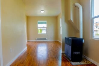 2013 M.L.K. Jr Way in Tacoma, WA - Building Photo - Building Photo