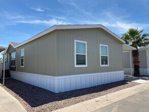 2060 N Center St in Mesa, AZ - Building Photo - Building Photo