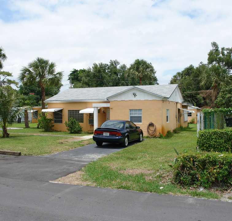 1601 SW 26th St in Fort Lauderdale, FL - Building Photo