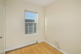 242 South St-Unit -2 in Jersey City, NJ - Foto de edificio - Building Photo