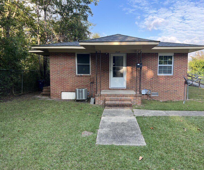 1934 Harris St-Unit -1 in Fayetteville, NC - Building Photo
