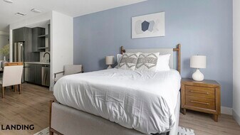1010 Springdale Rd, Unit 212 in Austin, TX - Building Photo