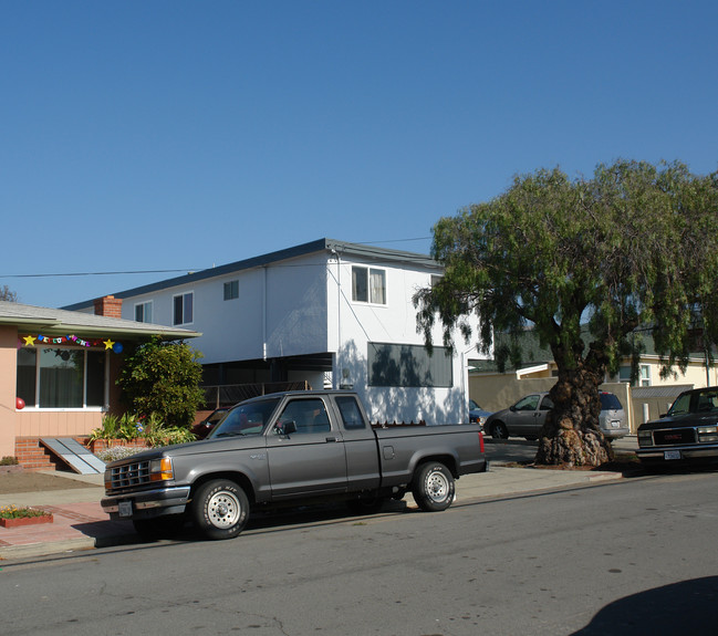 5229 Esmond Ave in Richmond, CA - Building Photo - Building Photo