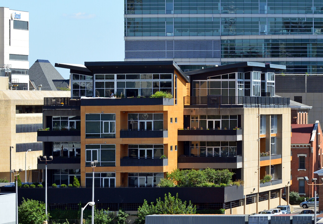 oneNinetyNine Lofts in Columbus, OH - Foto de edificio