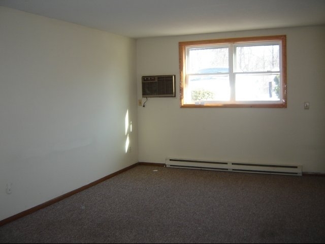 Berkley Arms Apartments in Springfield, MA - Building Photo - Interior Photo