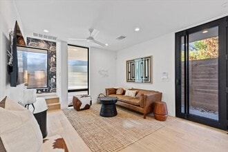 1709 Willow St in Austin, TX - Building Photo - Building Photo