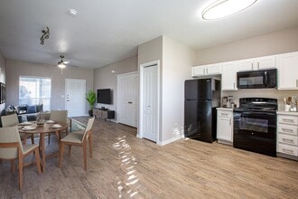 Links at Forest Creek in Round Rock, TX - Building Photo - Building Photo