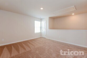 4615 Hazelburn Dr in Greensboro, NC - Building Photo - Building Photo