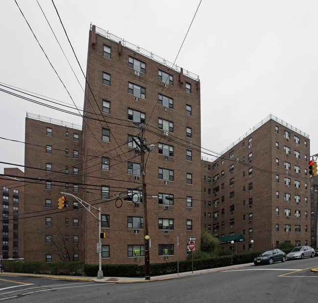 Rosen Terrace in North Bergen, NJ - Foto de edificio - Building Photo