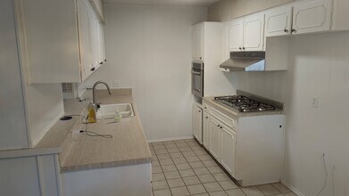 3215 Quakertown Dr in San Antonio, TX - Building Photo - Building Photo