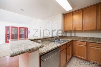 3454 Castle Glen Dr in San Diego, CA - Building Photo - Building Photo