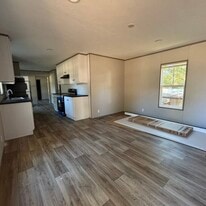 200 Oakleigh Dr in Troy, AL - Building Photo