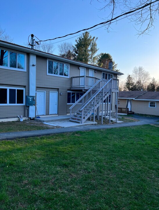 4927 State Route 55, Unit B12 in Swan Lake, NY - Building Photo