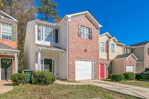 2817 Windsor Forrest Ct in Atlanta, GA - Building Photo