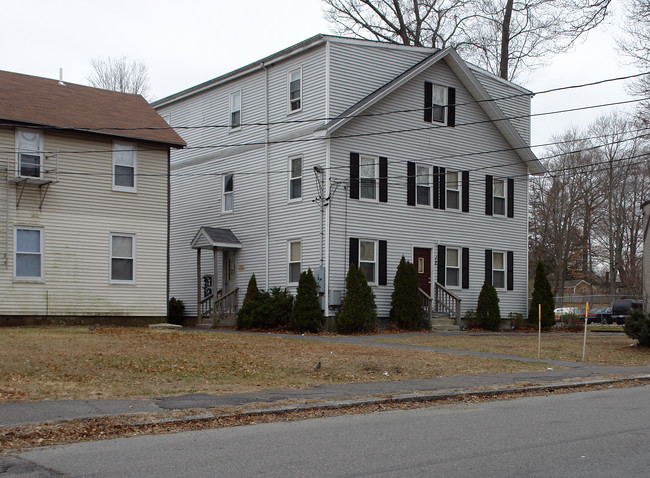 12 Maple St in Taunton, MA - Foto de edificio - Building Photo