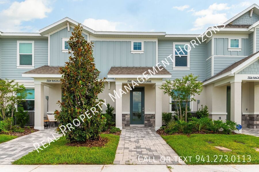 1929Transom Lane in Lakewood Ranch, FL - Building Photo