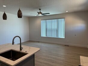 3695 N Maple Grove Rd in Boise, ID - Building Photo - Building Photo