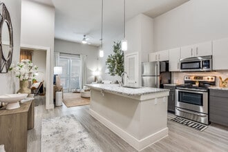 Mallory Eastside in Richardson, TX - Foto de edificio - Building Photo